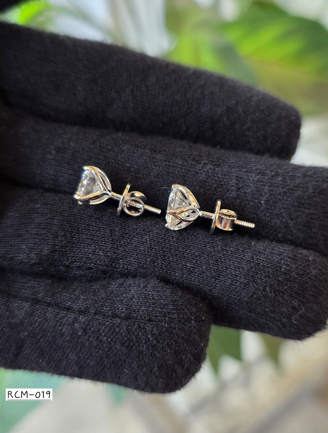 Aaka 2 Carat Certified Moissanite Earrings