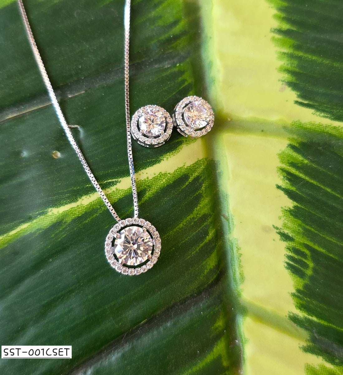 Chiru Sparkling Pendant Chain And Earrings Set