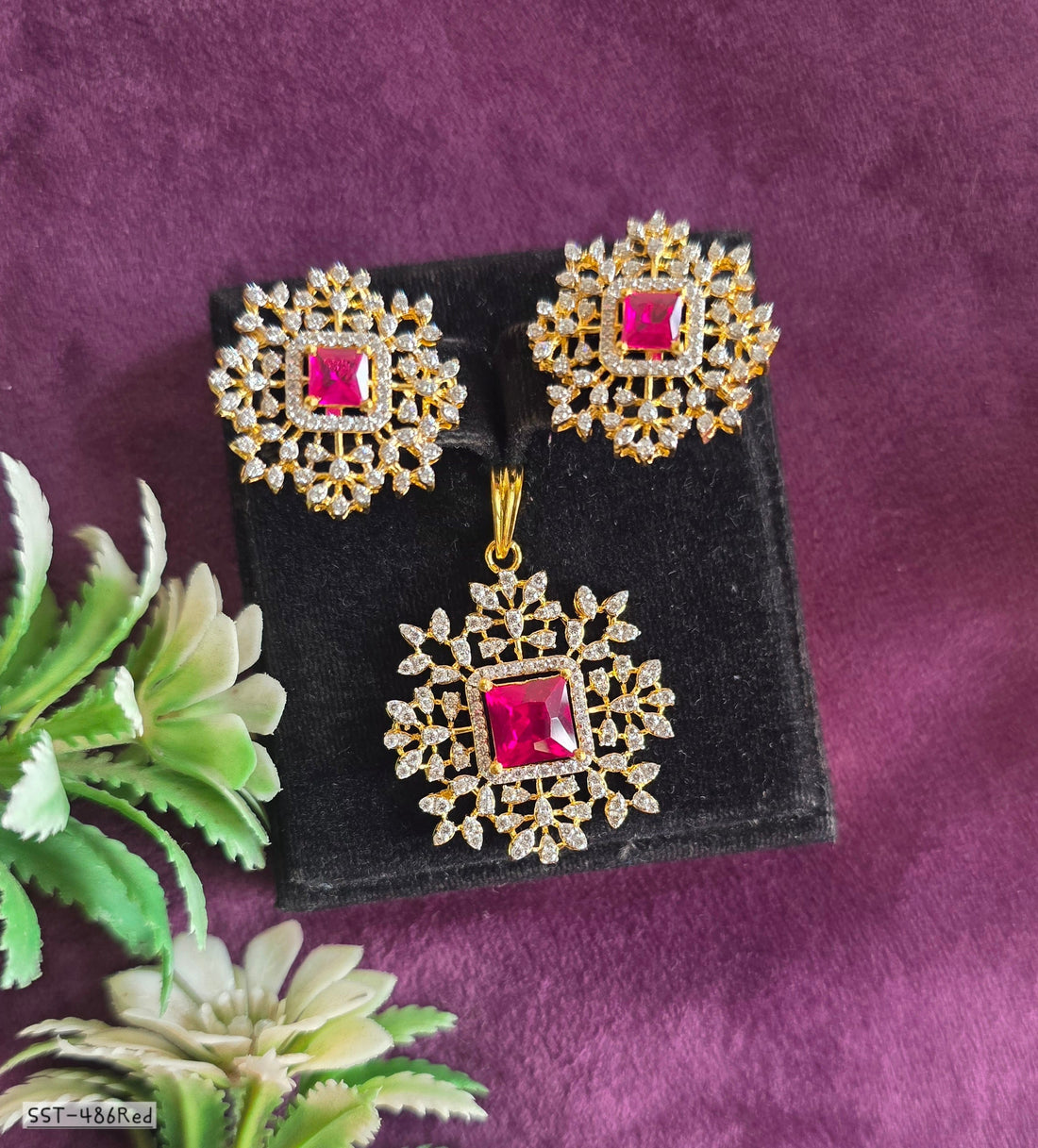 Shiny Pendant Earrings Set
