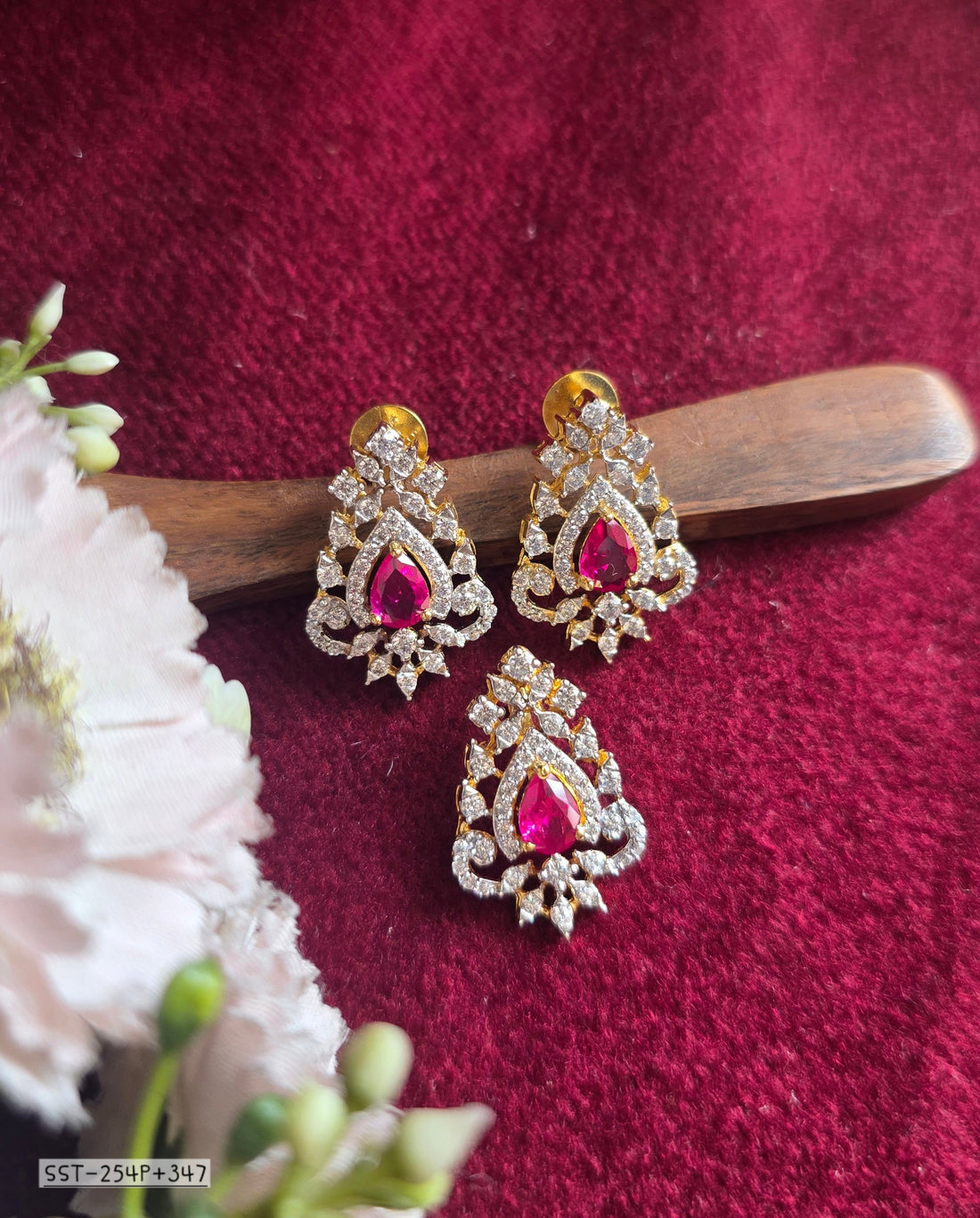 Ruthvik Pendant Earrings Set