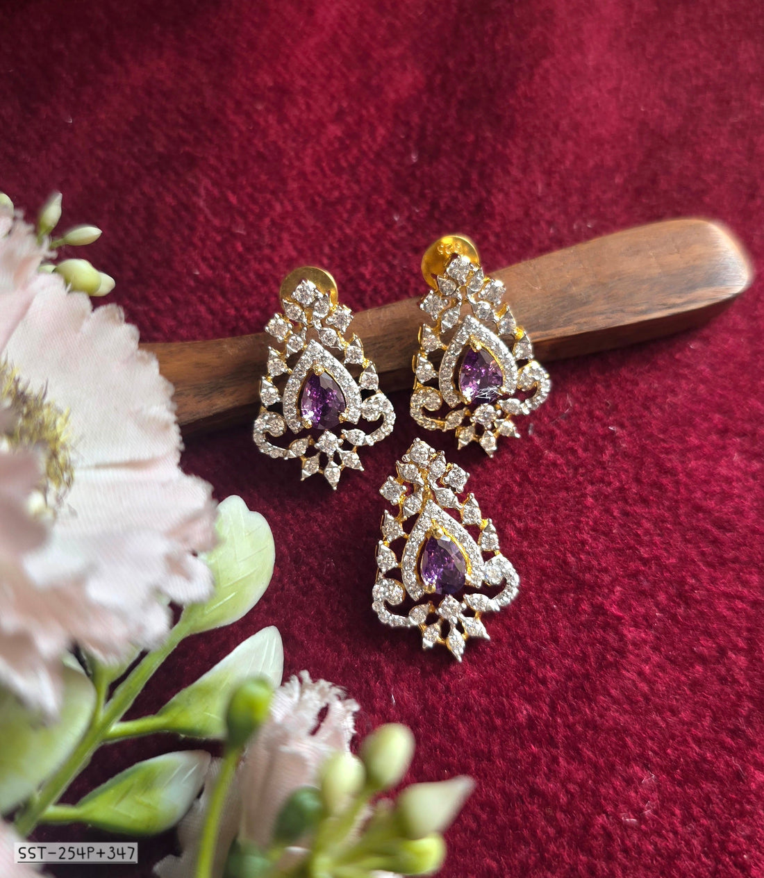Amrutha Pendant Earrings Set