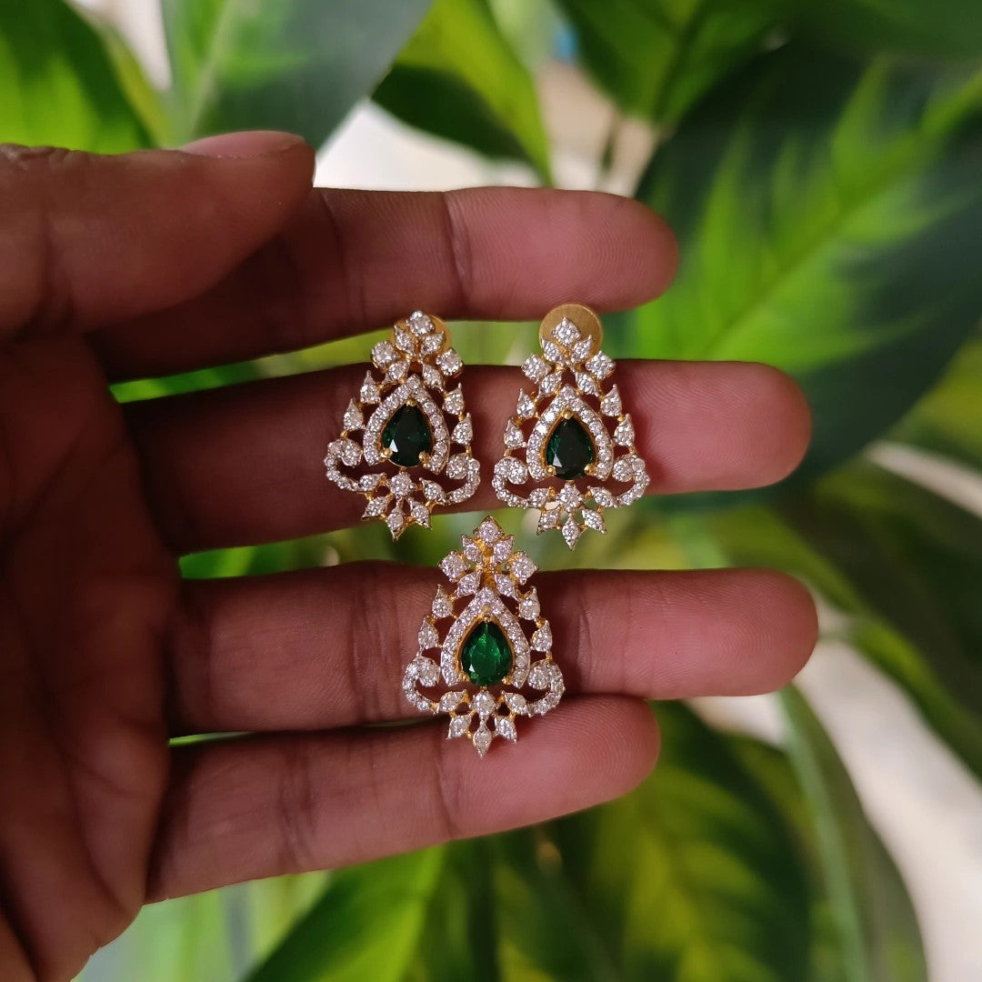 Resh Pendant Earrings Set