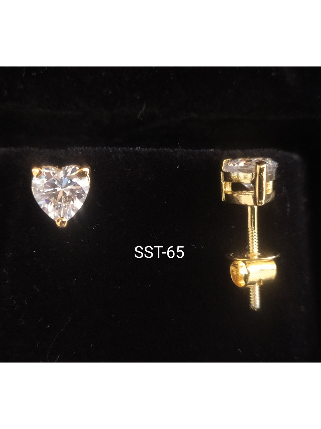 Heart Single Solitaire Diamond Stud