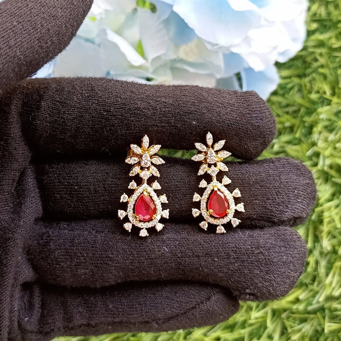 FLORAL DIAMOND EARRING
