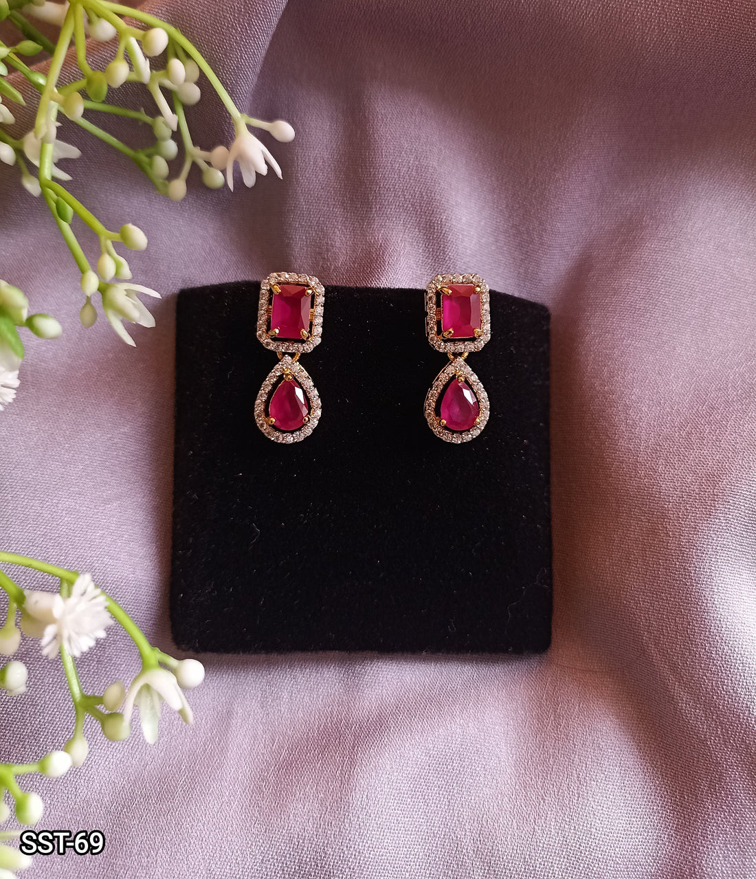 TEARDROP DANGLE EARRINGS