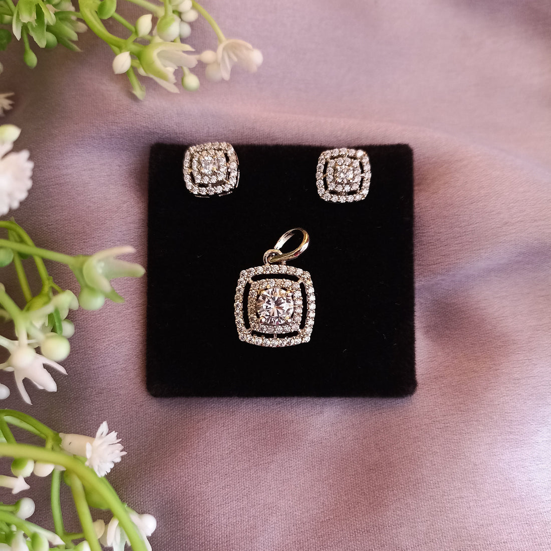SQUARE HALO PENDANT & EARRINGS SET
