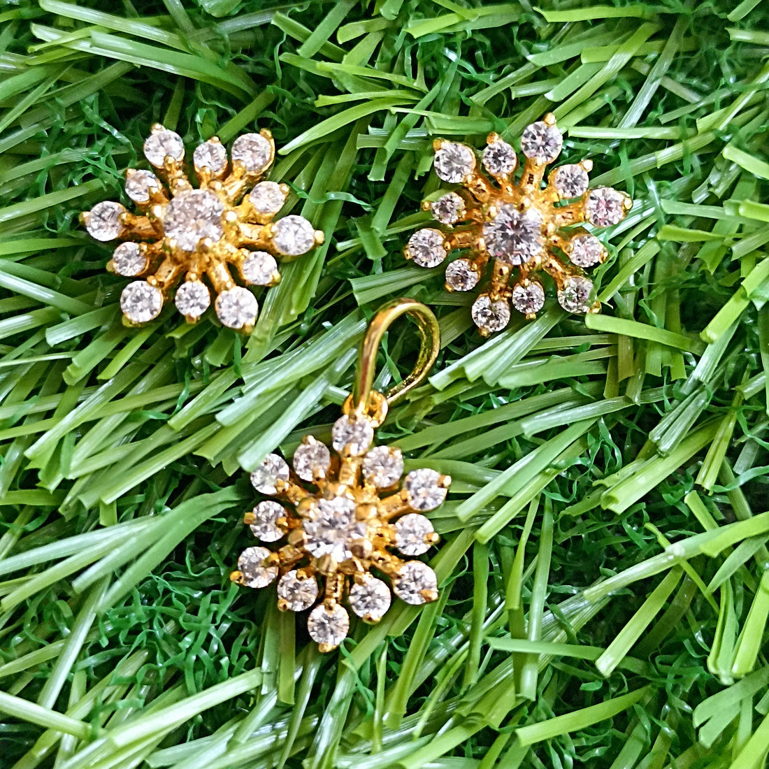 Ahalya Diamond Pendant & Earrings Set