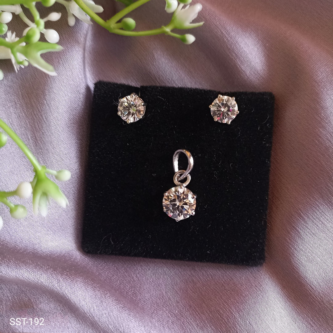 Vaanam Diamond Pendant And Earring Set