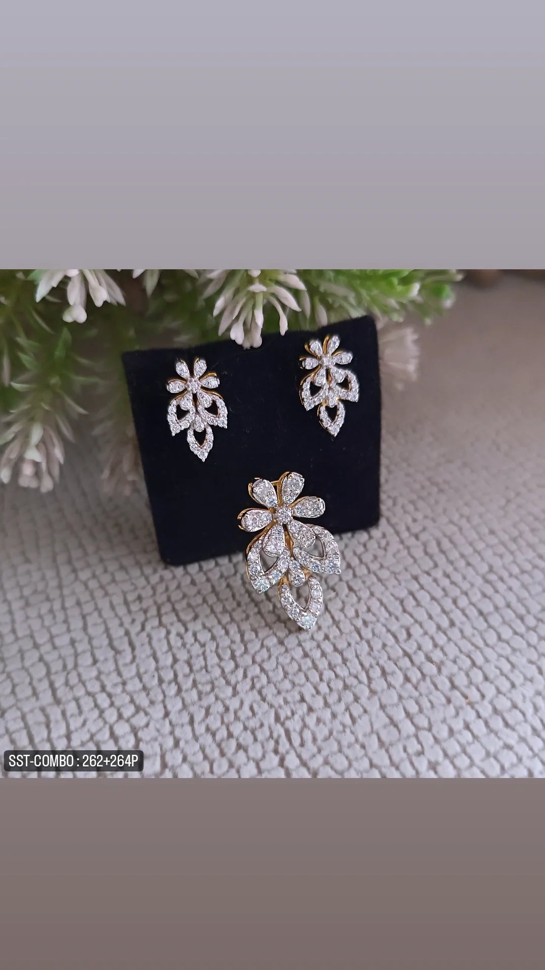 Taraka Pendant And Earring Set