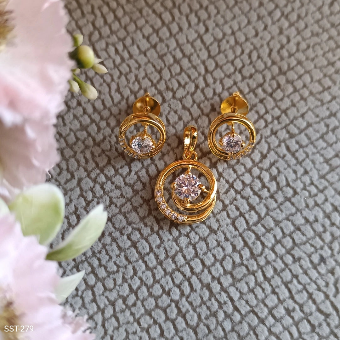 ELEGANT CIRCLE PENDANT AND EARRINGS SET
