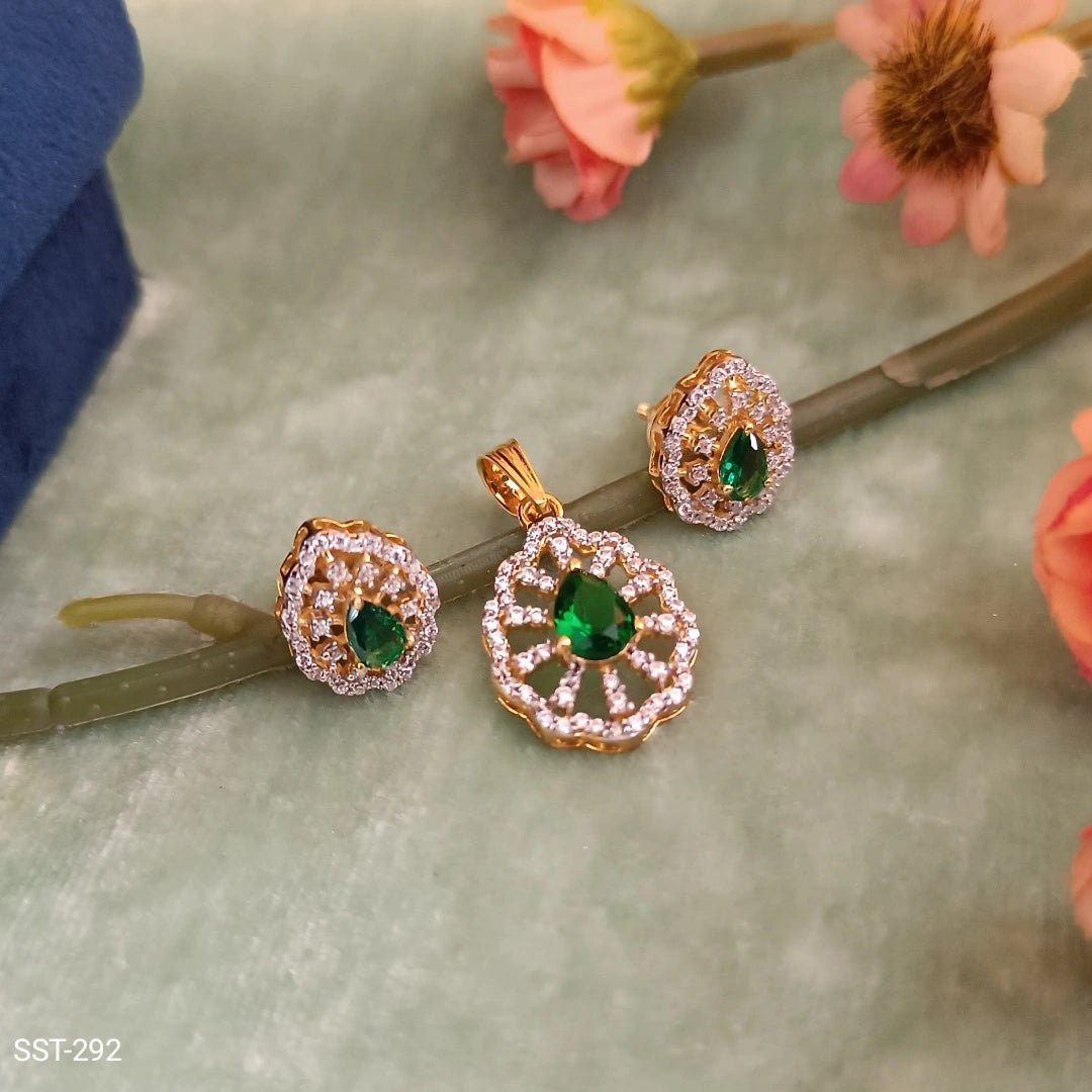 Hamsini Crystal Pendent And Earrings