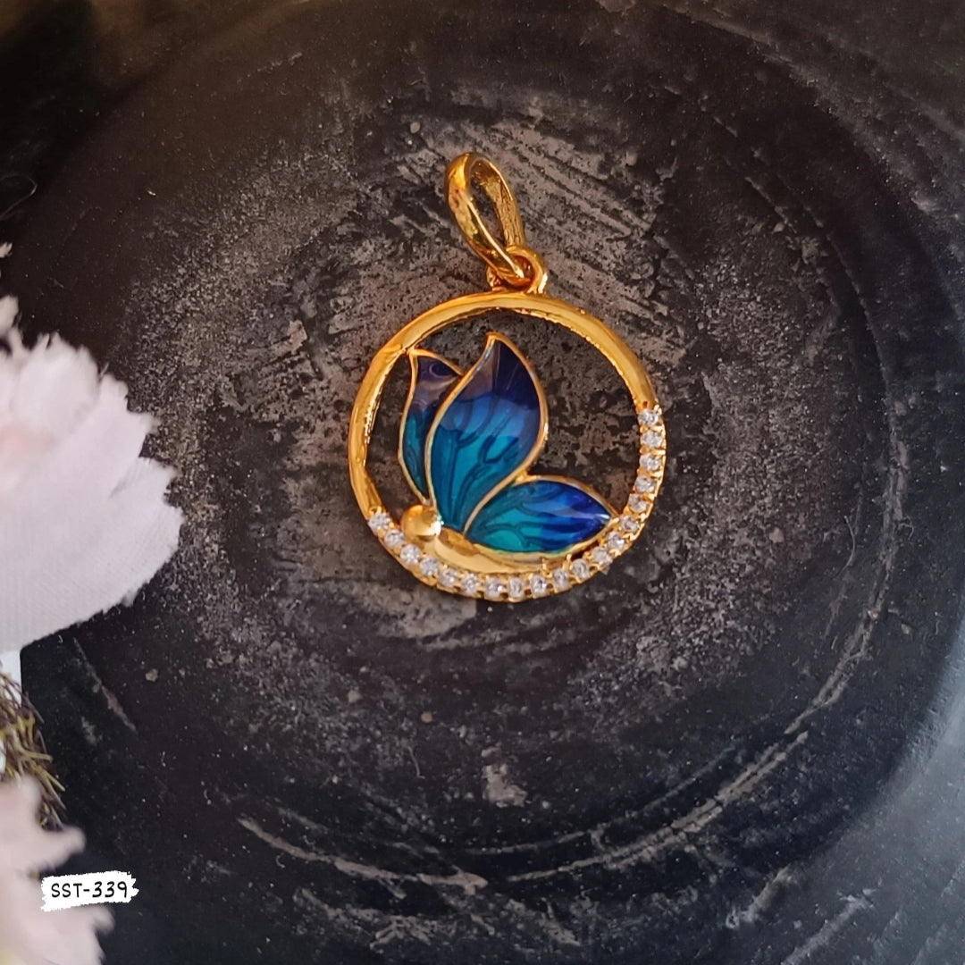 Hemoine Pendent