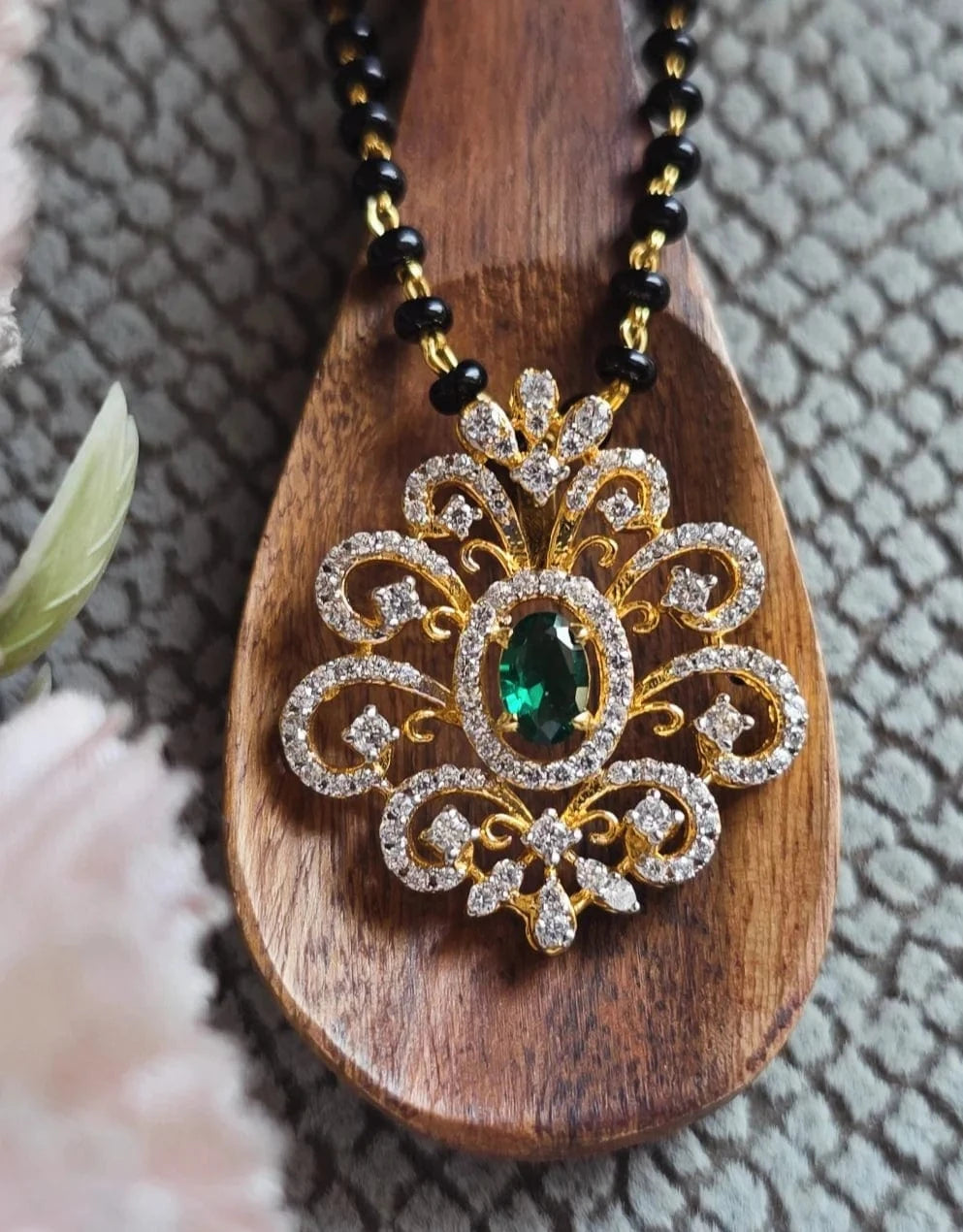Emerald Smiriti Mangalsutra