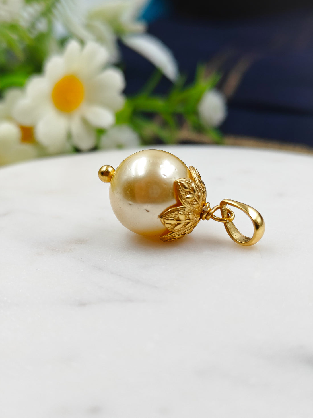 Opulent Pearl Embrace Necklace