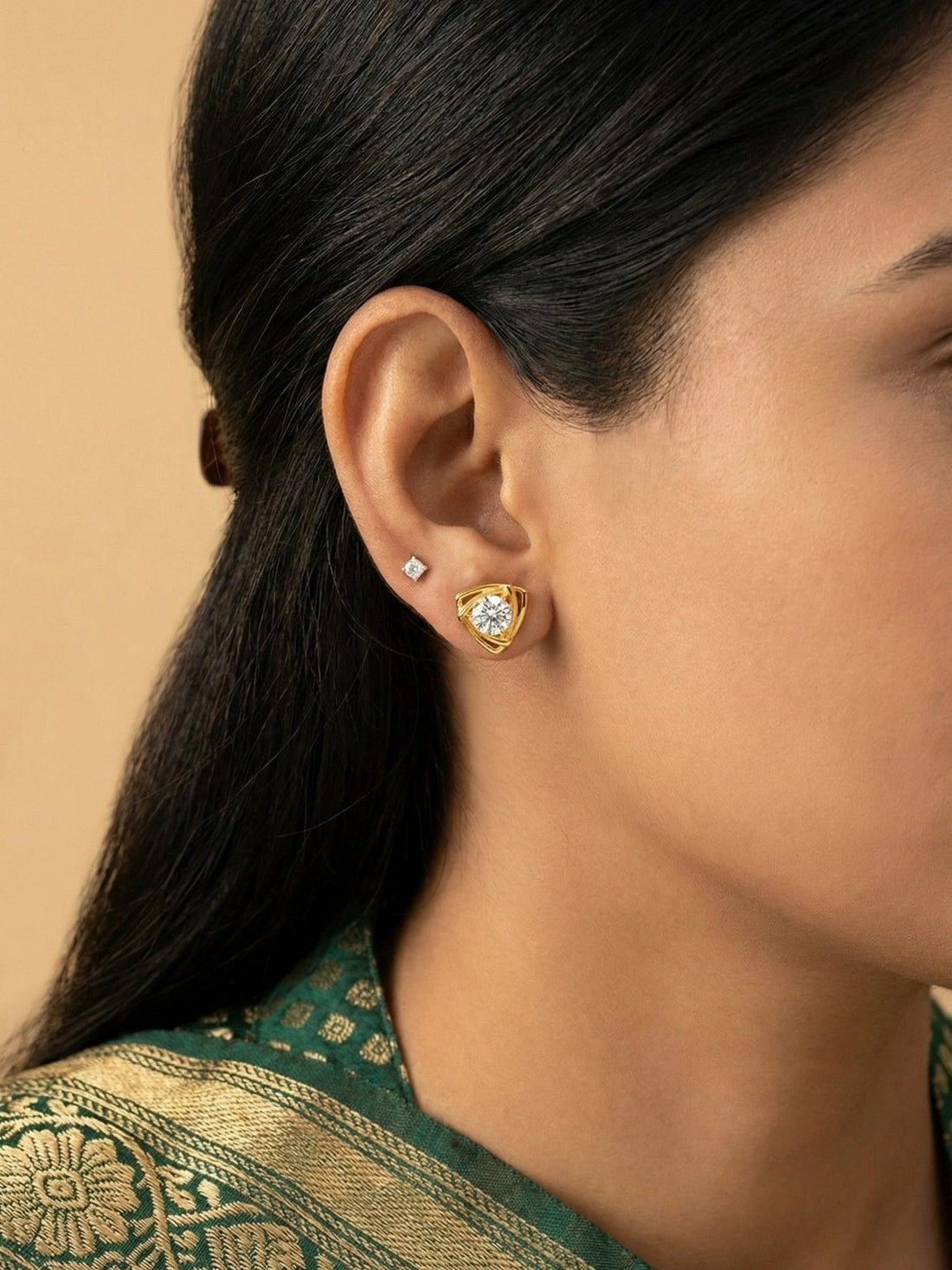 Ritvika Solitaire  Stud