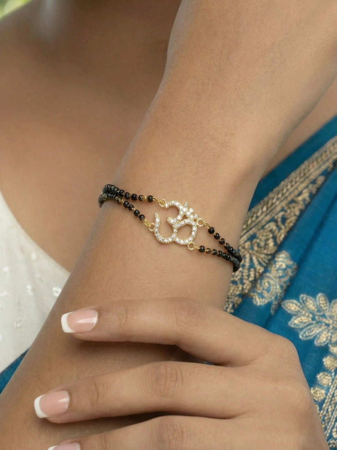 Sacred Om Hand Mangalsutra