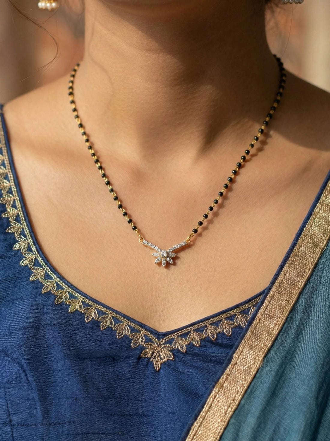 Nayra Floral Pendant Mangalsutra