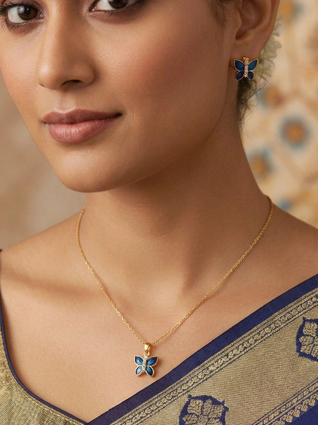 Nishi Pendant Earrings Set