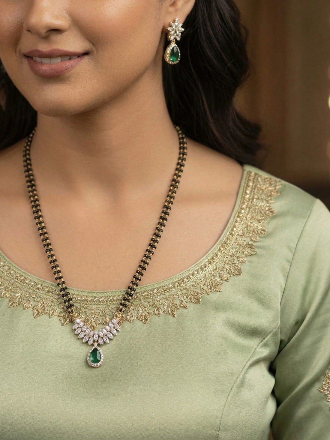 Siya Pendant With Chain