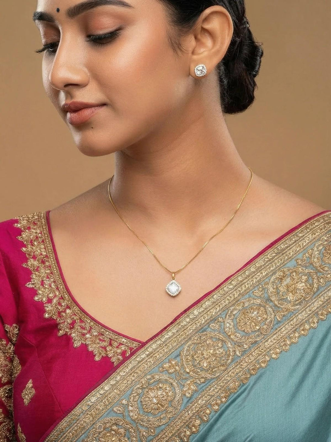 Pavithra Halo Pendant And Earrings Set