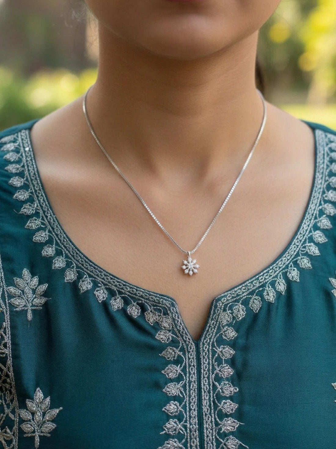 Fancy Flower Pendent Chain