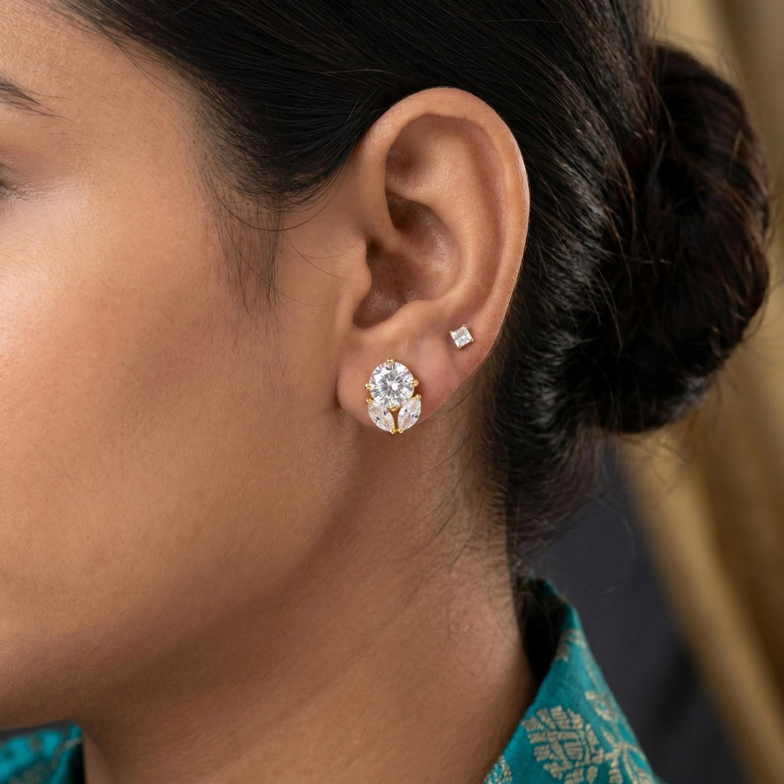 BRILLIANT FLORAL STUD EARRINGS