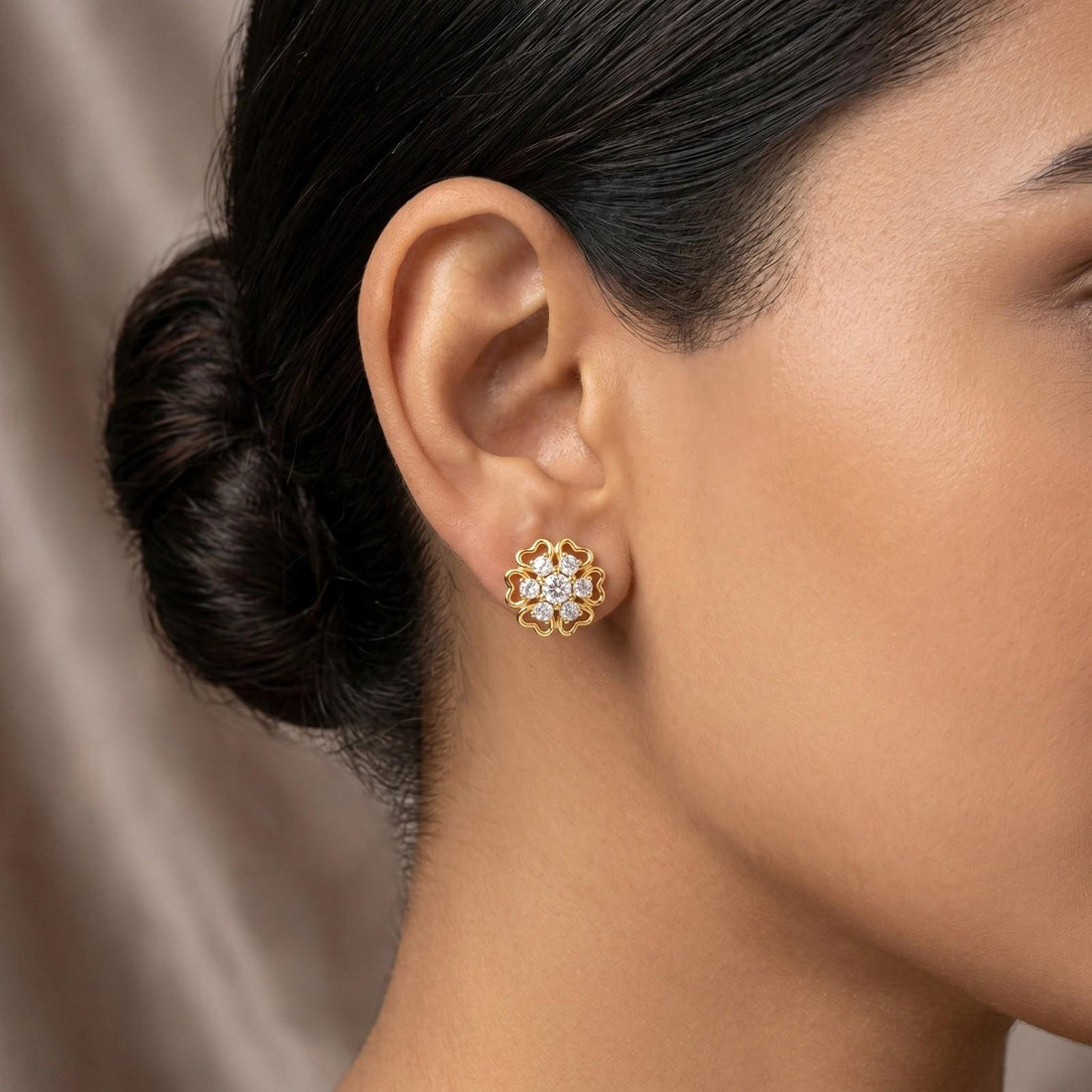 FLOWER SHAPE STUD EARRINGS
