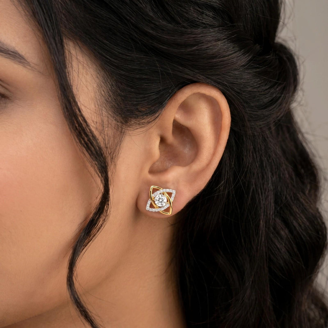 County Diamond-style Earrings
